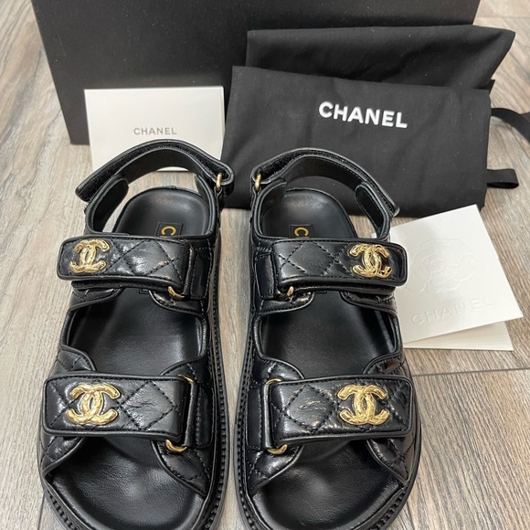 Brand new Dad sandals - Picture 4 of 6